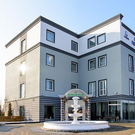L'Ascada Hotel Śrem Exteriör bild