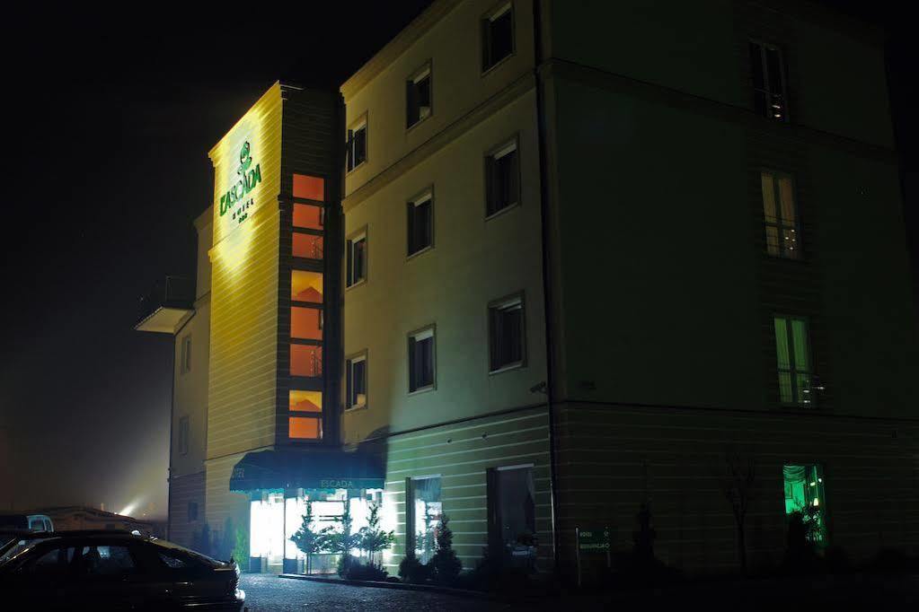 L'Ascada Hotel Śrem Exteriör bild